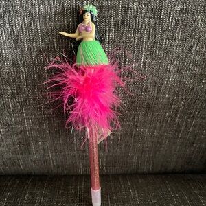 NWT Hula Dancer Pink Pen with Pink Feathers